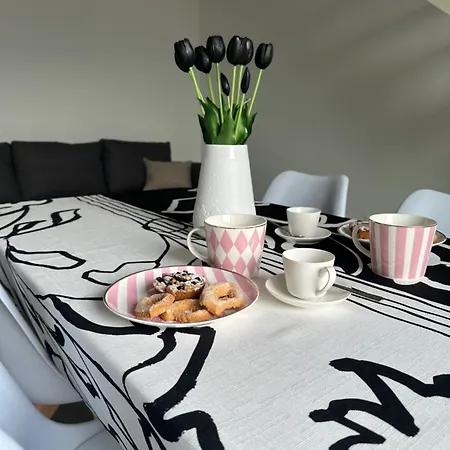 Leon - View For 5 Guests *